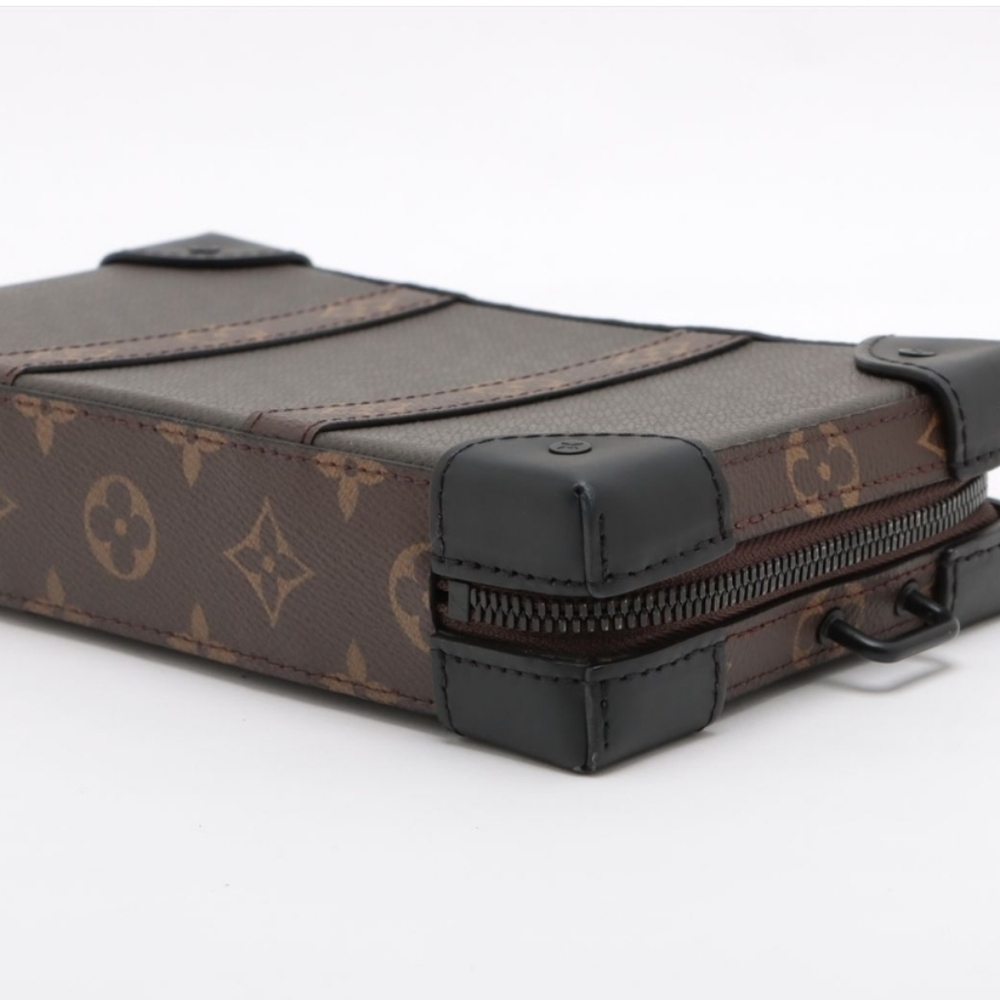 Authentic Louis Vuitton Monogram Taiga Soft Trunk Wallet - Picture 4 of 11